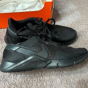 Nike
Women's Legend Essential 2 Training Shoe